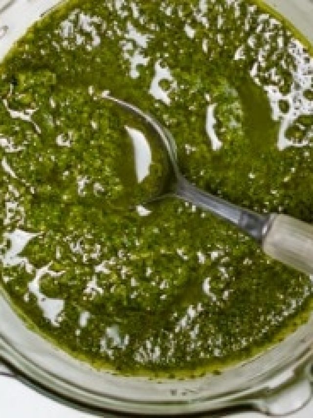 রোজ রাতে লাগান এই পাতা বাটা,  বুড়ো বয়সেও উপচে পড়বে যৌবন