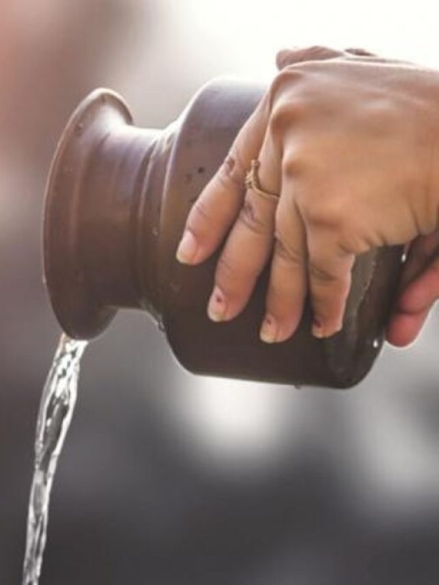 বাড়িতে গঙ্গাজল রাখার নিয়ম অনেকেই জানে না, যে কারণে অকল্যাণ হয়