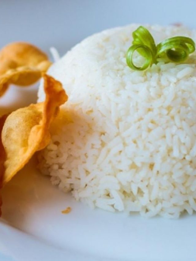 এভাবে ভাত রান্না করলে হবে হোটেলের মতো ঝুরঝুরে কিন্তু নরম, অনেকেই জানে না