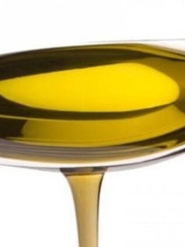 নারকেল তেলে চটকে নিন এই ফল, বুড়ো  বয়সেও গজাবে  কুচকুচে কালো চুল