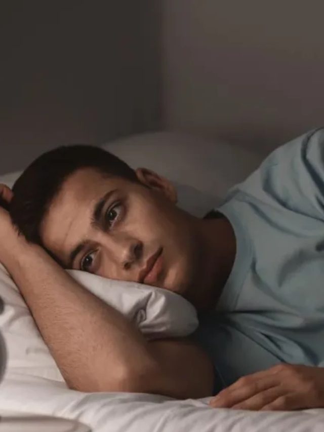 ঘুম থেকে উঠে এই কাজ করলে হারাবে পুরুষত্ব