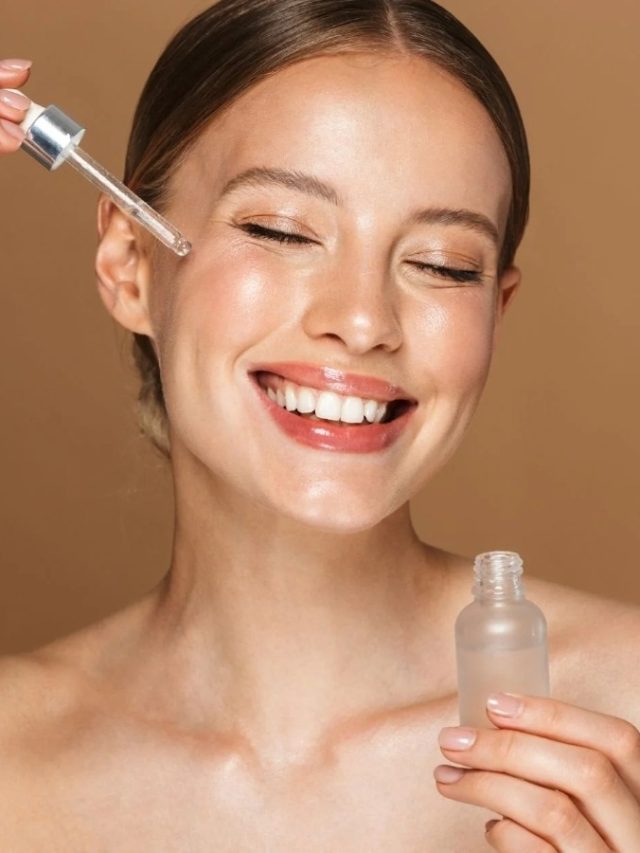 ৫০-এও মুখে পড়বে না বয়সের ছাপ, রোজ রাতে এই তেল এভাবে লাগান