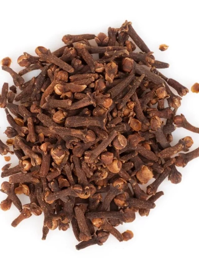 বালিশের নীচে লবঙ্গ রেখে শুয়ে পড়ুন, রাতে খেলা হবে!