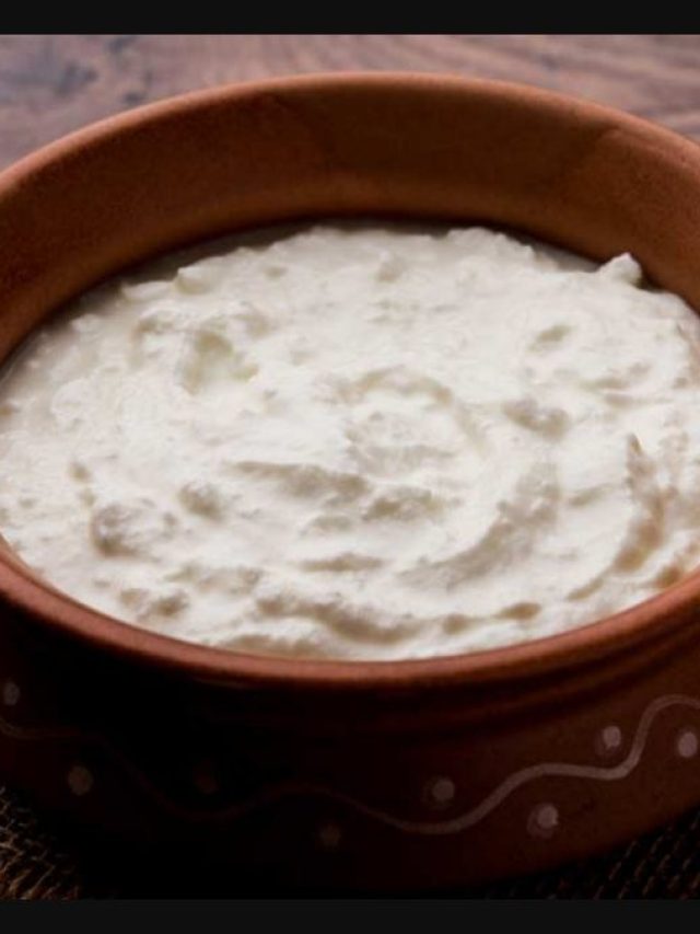 কিছুতেই বসছে না দই? ৬ ভুলেই হচ্ছে এই কাণ্ড