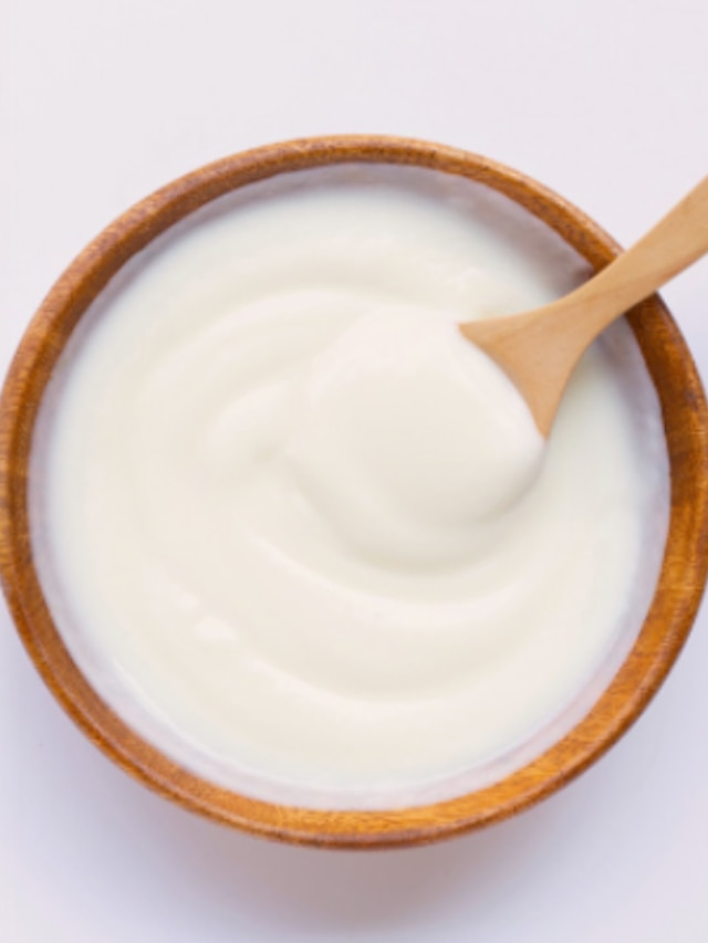 দইয়ের সঙ্গে এই ৭ খাবার খেলেই বিষক্রিয়া হয় পেটে, একদম খাবেন না