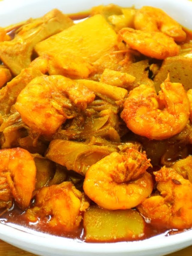 শিলে বাটা মশলায় এঁচোড় চিংড়ি, বাড়িতেই পাবেন বিয়ে বাড়ির স্বাদ