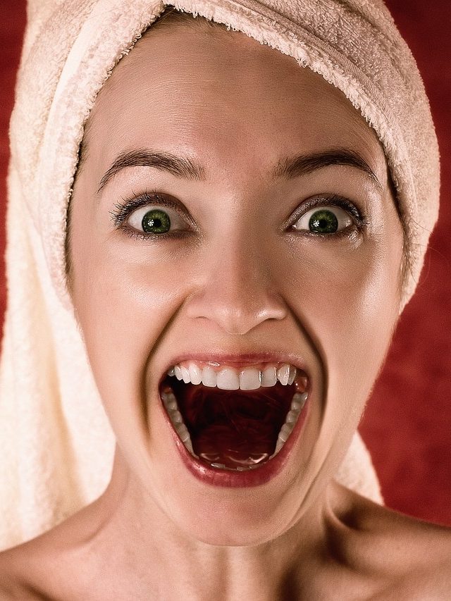 কোনও থেরাপির চেয়ে কম নয়  খিলখিলিয়ে হাসি, এত্ত উপকার জানতেন!