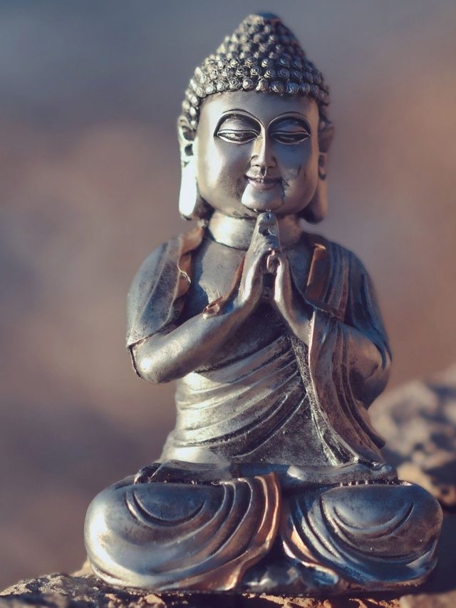 বাড়িতে এভাবে রাখুন বুদ্ধ মূর্তি, কেটে যাবে খারাপ সময়