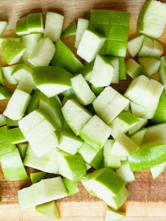 গাঁটে গাঁটে ব্যথা? এই সবুজ ফল প্রস্রাব দিয়ে বের করে ইউরিক অ্যাসিড