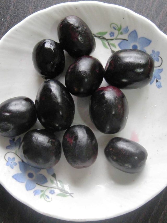 সুগার কমাতে ওষুধ লাগবে না, সস্তার এই কালো ফল ঝাল করে মেখে খান