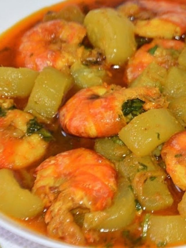 দেখলেই জিভ থেকে নোলা পড়বে, ঝিঙে চিংড়ির সাবেকী পদ চেখেছেন?