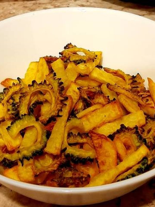 জিভের স্বাদ ফিরতে একদম দেরি করবে না, আলু-করলা ভাজাতেই মন স্বস্তি পাবে