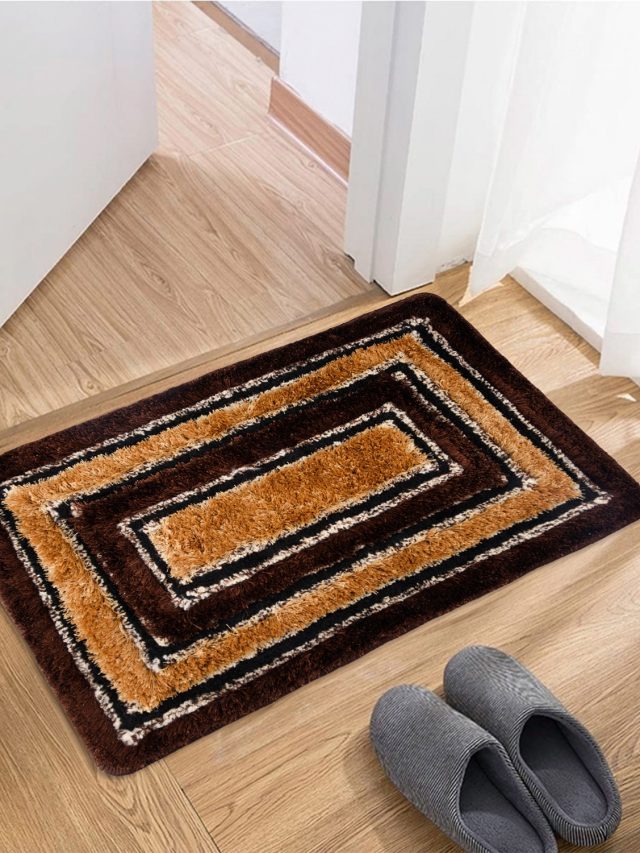 বাড়ির মূল প্রবেশদ্বারে রাখুন এই রঙের পাপোশ, টাকা ঢুকবে হুহু করে!