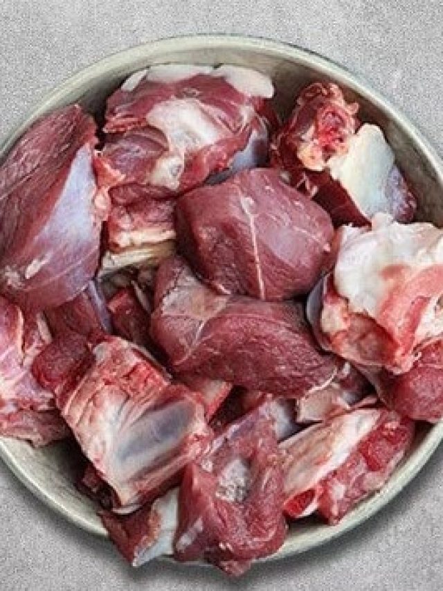 কচি হোক বা বুড়ো পাঁঠা, বোটকা গন্ধ দূর হবে এই ঘরোয়া টোটকা মানলে