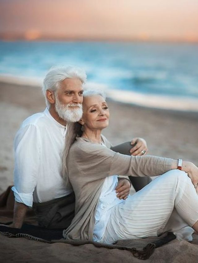 স্বামী-স্ত্রীর বয়স পেরিয়েছে ৫০, তাতে কী? দাম্পত্য জীবন টগবগে থাকবে এই টিপসে