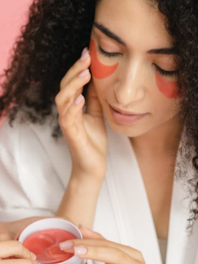 কোন বয়স থেকে অ্যান্টি-এজিং ক্রিম লাগালে ত্বক টানটান থাকবে?