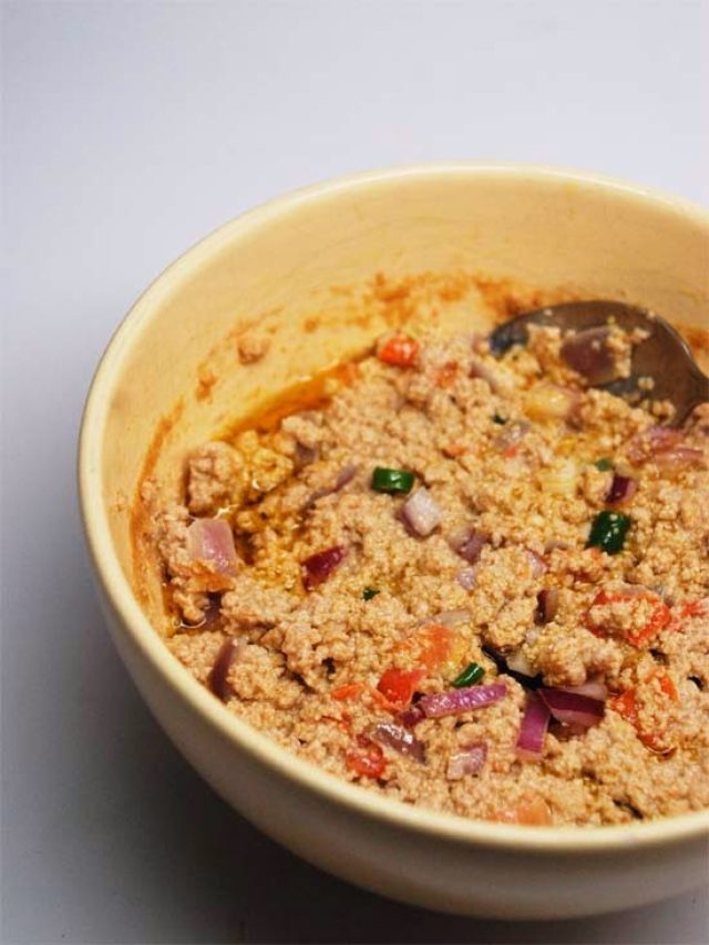 ধোঁয়া ওঠা গরম ভাতে পোস্ত ভাপা, কাঁচালঙ্কা ডলে খেলে আর কী চাই