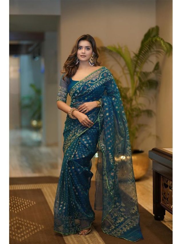 শখের জামদানি শাড়ি যেন নষ্ট না হয়, যত্নে রাখুন ৭ টিপসে