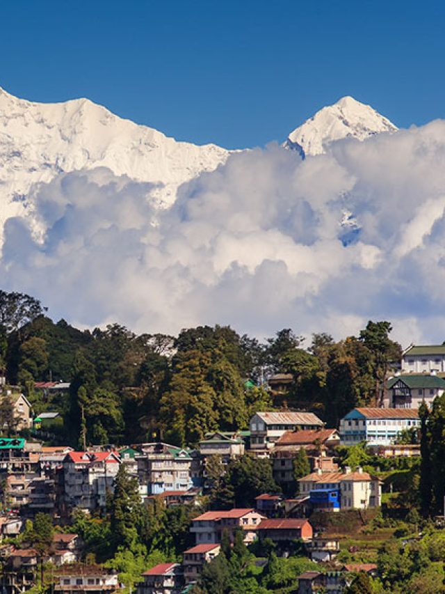 দার্জিলিং বেড়াতে যাওয়ার জন্য বছরের এই সময়টাই সবচেয়ে সেরা