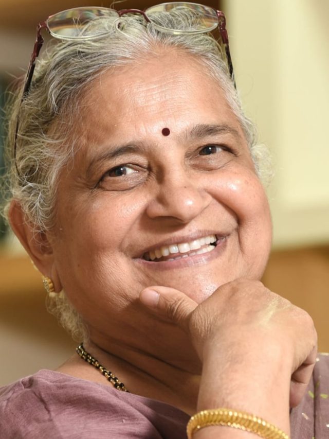 সন্তানকে নিয়ে আক্ষেপ? বাবা-মায়েরা শুনুন সুধা মূর্তির এই কথাটা