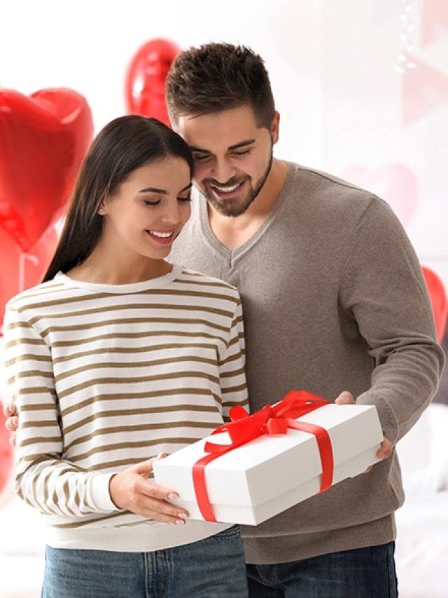 এই গরমেও কাছছাড়া করবে না সঙ্গী, দিয়েই দেখুন এই ৫ গিফট