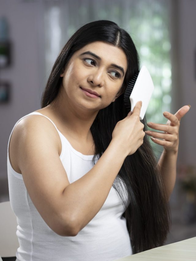 চুলের গোছ ধরতে দু'হাত লাগবে, এই বিশেষ জিনিসে মাথা আঁচড়ান