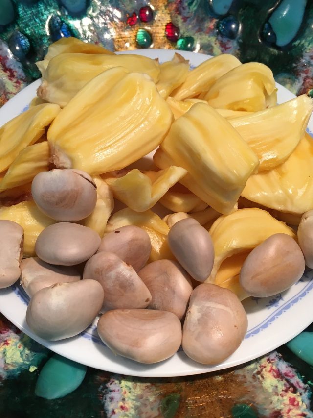 কাঁঠালের আঠা হাতে লাগবে না, রইল ২ মিনিটে খোসা ছাড়ানোর সহজ উপায়