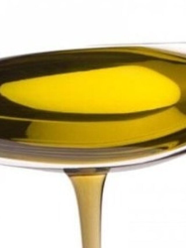 রোজ রাতে এক ফোঁটা নারকেল তেল, উপচে পড়বে যৌবন