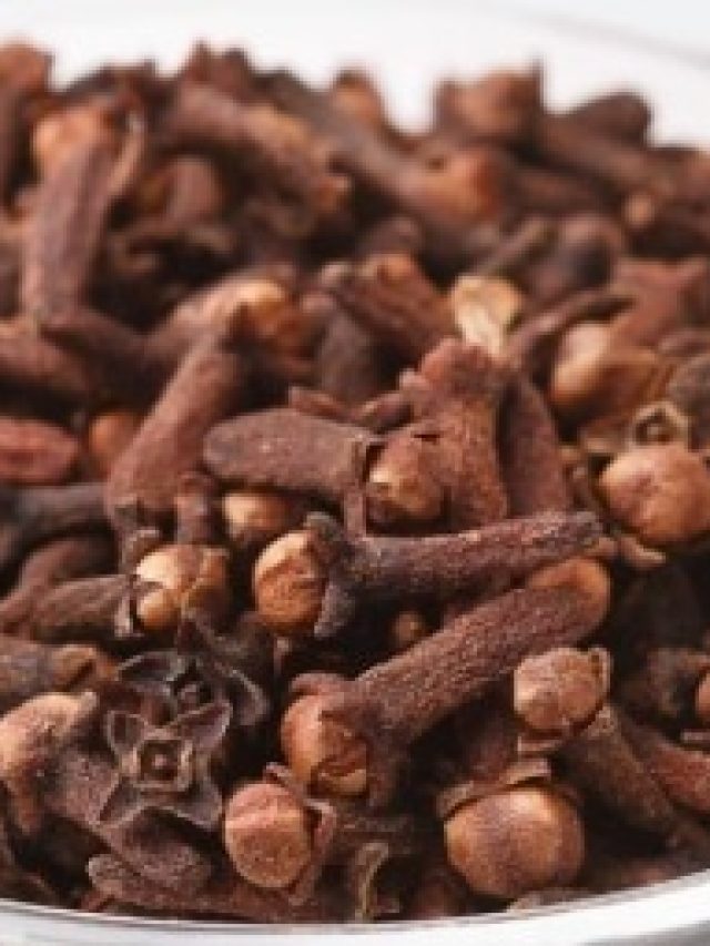 স্নানের জলে ২টো লবঙ্গ ফেলুন, শুরু হবে এসব খেলা