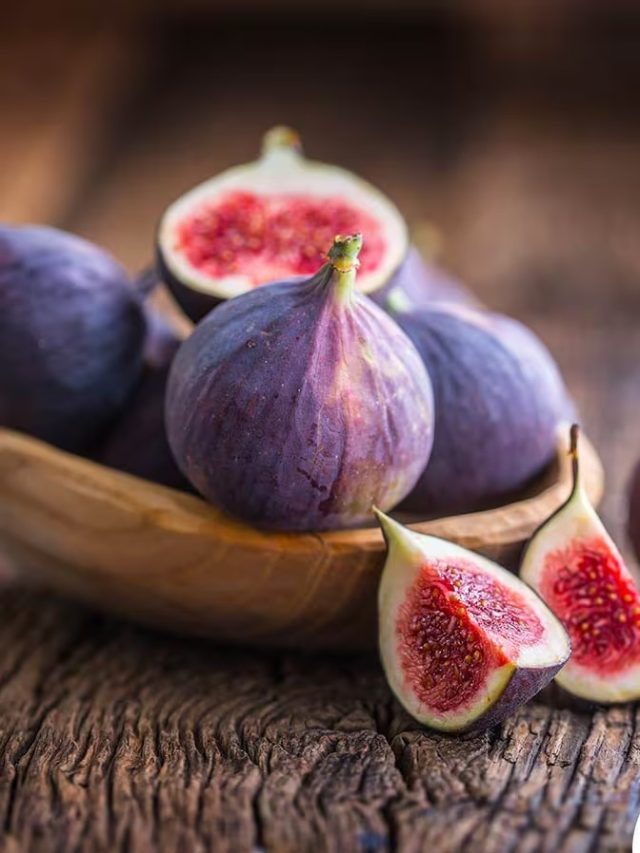 এই সাধারণ ড্রাই ফ্রুট বার্ধক্য কমায়, মুখে বলিরেখা আসে না