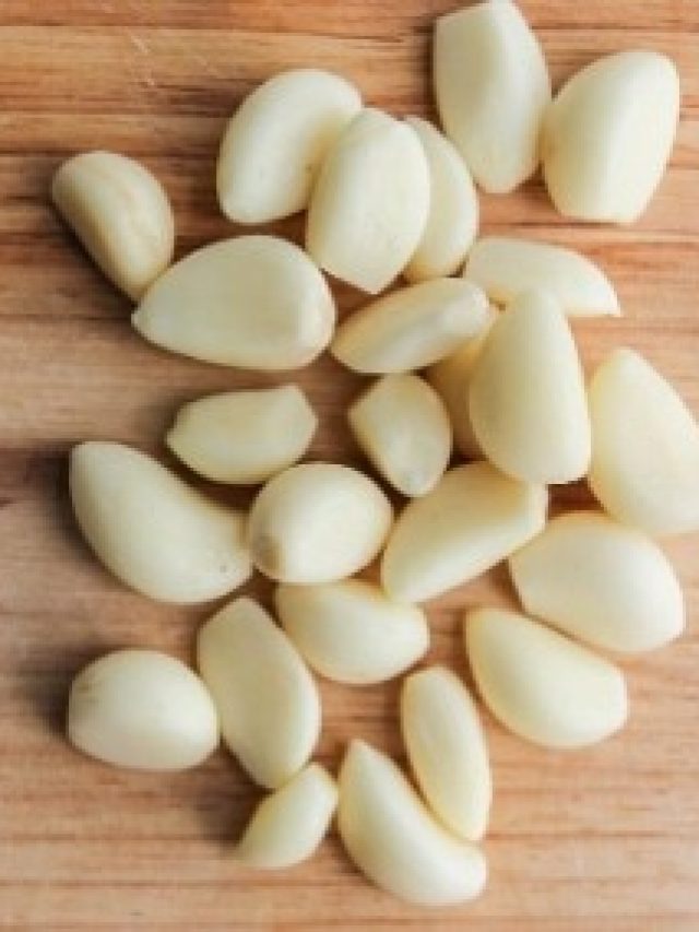 রাতে এক কুচি রসুন মুখে রাখুন, উপচে পড়বে যৌবন