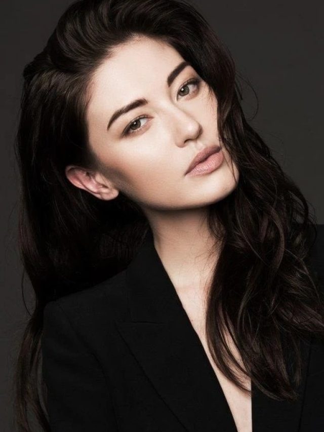 কাঁচা বয়সেই চুল পেকে সাদা? এভাবে কালো করলে কেউ ধরতেই পারবে না