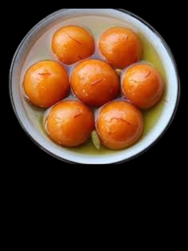 বাড়িতেই বানান তুলতুলে গোলাপ জামুন, সময় লাগবে মাত্র ১০ মিনিট