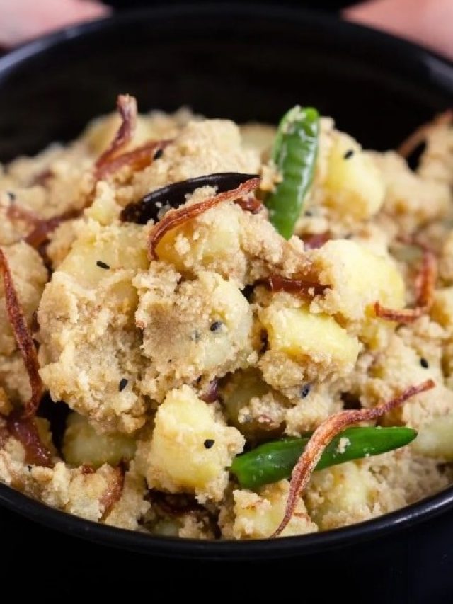 আলু পোস্তর স্বাদ হবে লা জবাব, কতক্ষণ ভাজতে হবে পেঁয়াজ? ঘটিদের রেসিপি