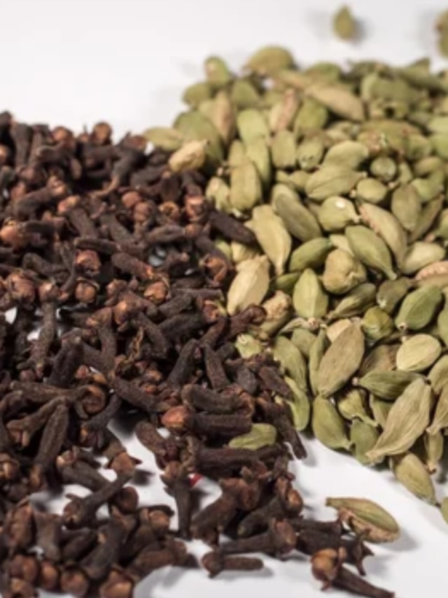 হাতে টাকা আসছে না? লবঙ্গ, এলাচ, এক টাকার কয়েনের তন্ত্র টোটকা