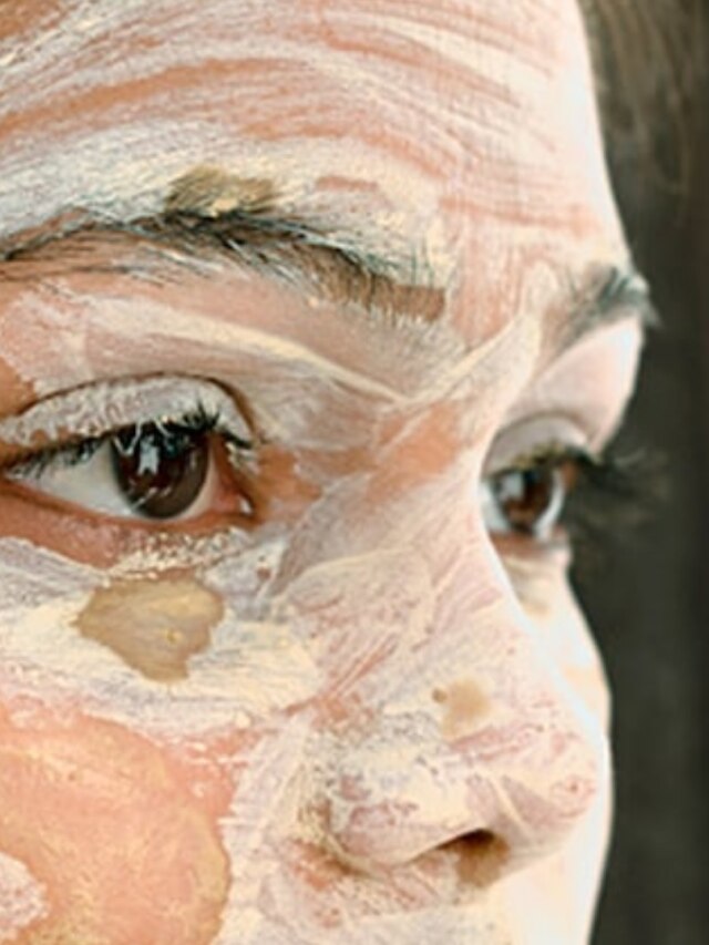 রোদে পুড়ে কালো মুখ, রান্নাঘরের এই জিনিসেই হবে ঝকঝকে