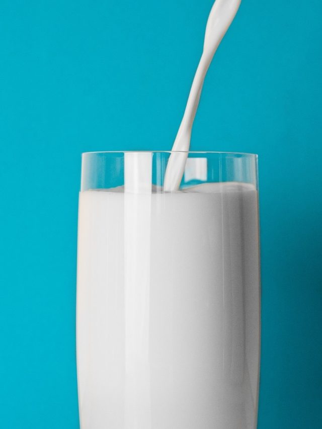 সন্তানকে দুধের সঙ্গে এই খাবারগুলো খাওয়াচ্ছেন না তো?