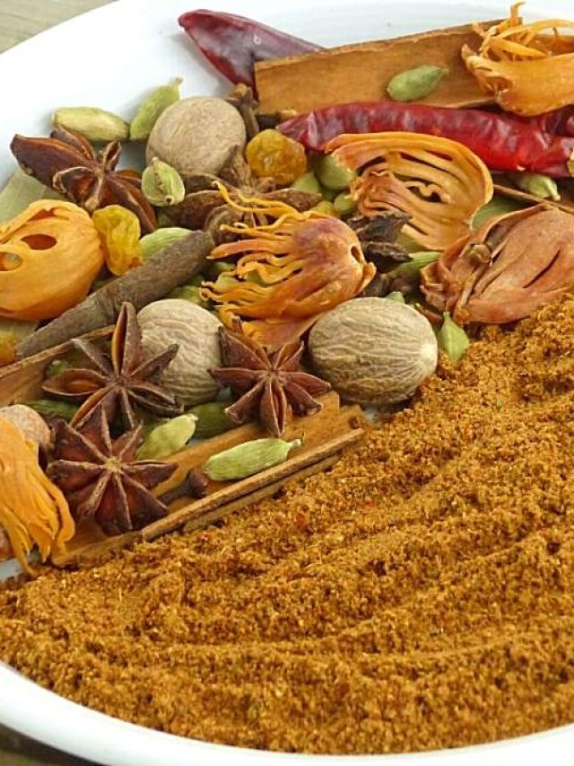 রাতে বালিশের নীচে রাখুন বিরিয়ানির মশলা, তারপর খেলা পুরো ঘুরে যাবে