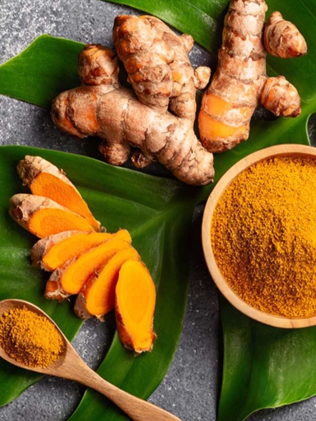 দরজার ঝুলিয়ে রাখুন এক টুকরো কাঁচা হলুদ, জীবন বদলে যাবে