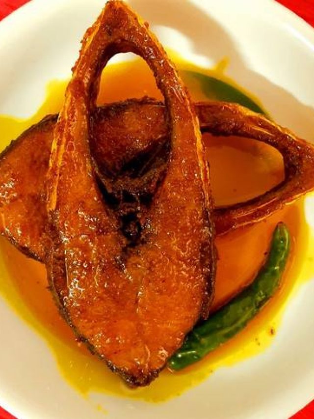 ধোঁয়া ওঠা গরম ভাত হাপুস হুপুস করে খাবেন, ইলিশ-তেলের রেসিপিটা জানা আছে?