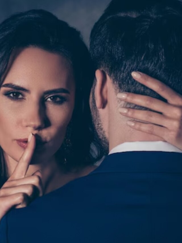 বেডরুমে কোন রাশির মানুষ কেমন আচরণ করেন? জানুন  বিয়ের আগেই