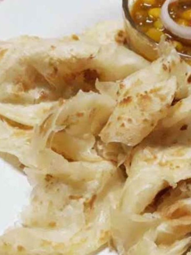 পিটিয়ে পিটিয়ে লাল করে তবে তৈরি হয় এই পরোটা, রবিবারে হয়ে যাক?