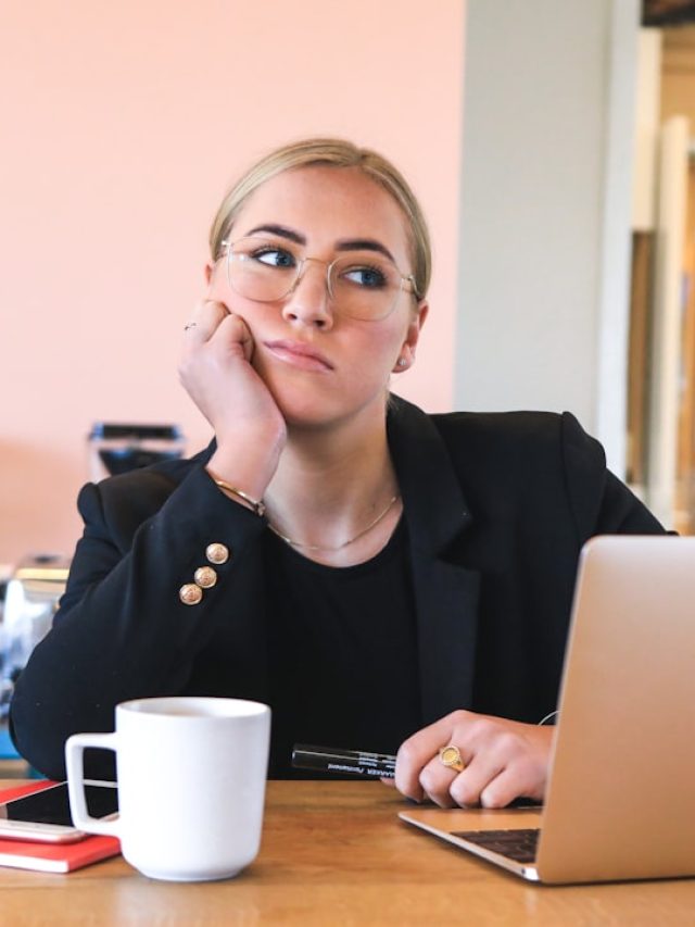 কেরিয়ার  ধ্বংসের জন্য দায়ি এই ৫ ভুল, ঝটপট শুধরে নিন