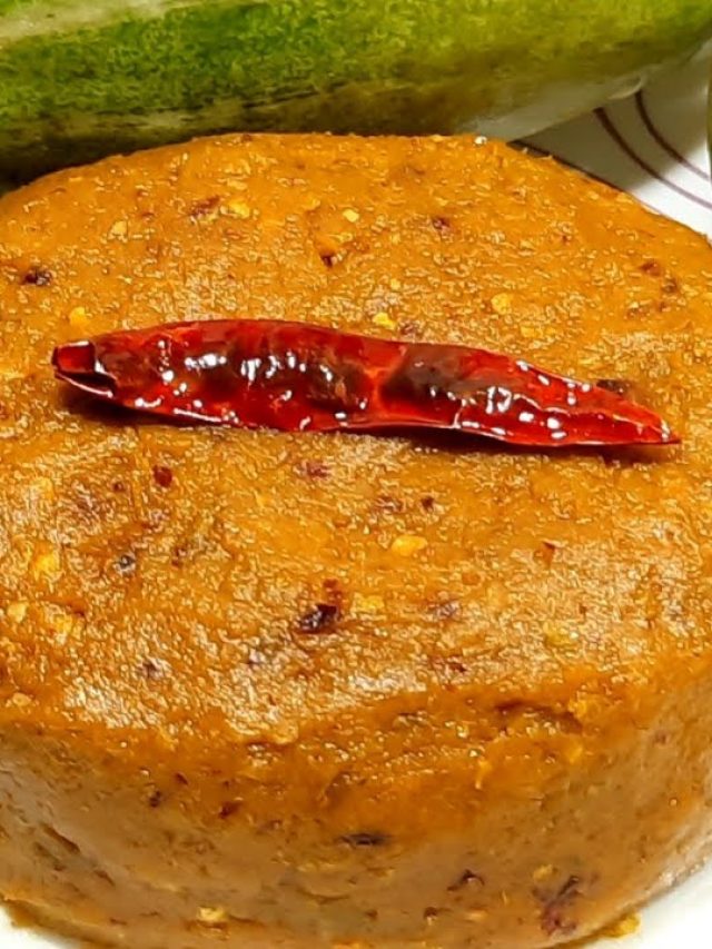 বোরিং পটল হবে দারুণ টেস্টি, ডালনা-দোরমা ভুলে ভর্তা বানিয়ে খেয়ে ফেলুন