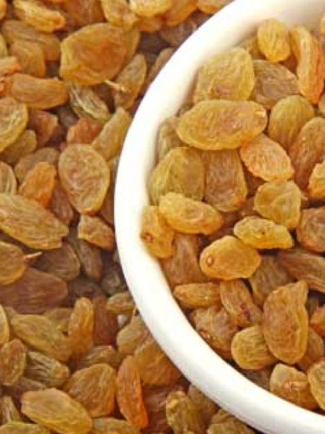 ভেলকি দেখাবে পুরুষত্ব, ছেলেরা সকালে এভাবে কিশমিশ খেলেই জাদু দেখবেন