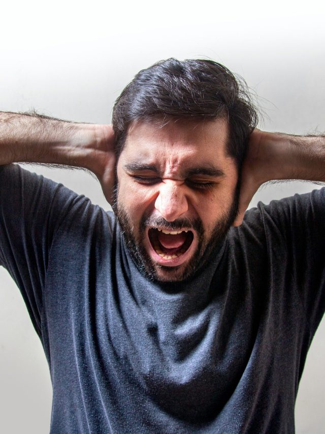 এই ৭ ভুলেই দুর্বল হচ্ছে আপনার ব্যক্তিত্ব, লোকে তাই পাত্তা দেয় না