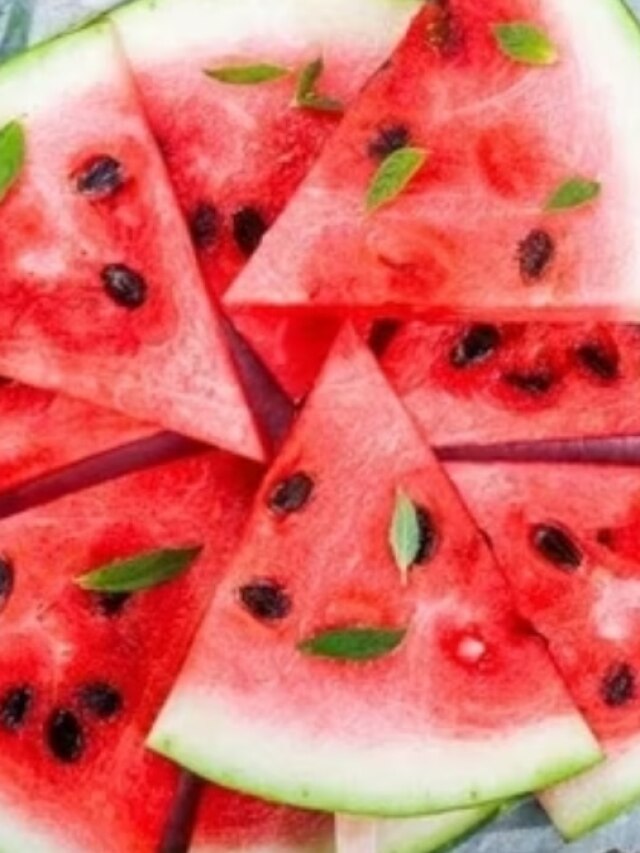 তরমুজের সাদা অংশও খাচ্ছেন? কী হচ্ছে জানুন!