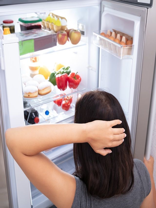 ফ্রিজে এভাবে জিনিস রাখলে কখনও গন্ধ হবে না, মাত্র ২ সেকেন্ডর কাজ