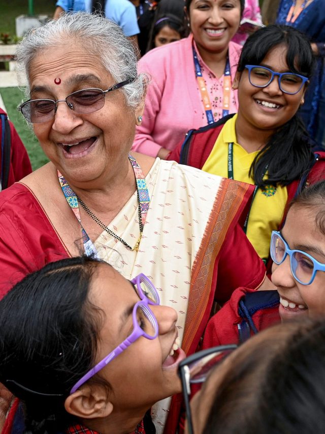 সন্তানের সাফল্য নিশ্চিত, বাবা-মায়েরা মেনে চলুন সুধা মূর্তির এই কথাগুলো