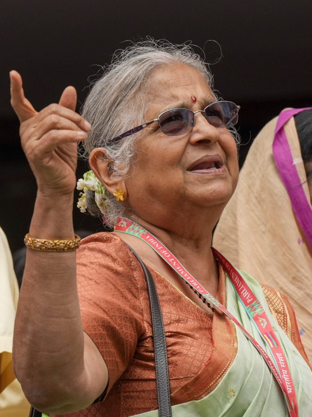 এই একটা কাজেই সম্পর্ক হয় মধুর, বিবাহিতদের সুধা মূর্তির টিপস